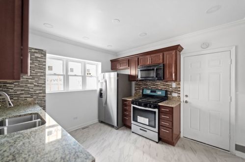 1908 5 Ave, Broadview IL 60153-3203 exterior