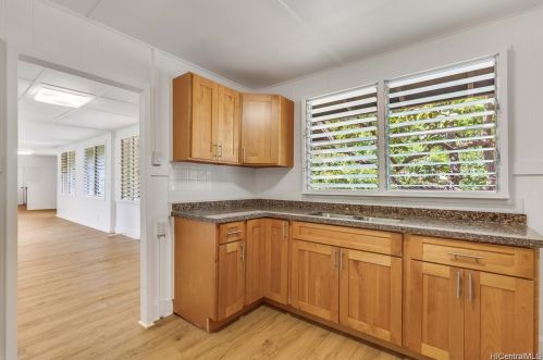 2971 Koali Rd, Honolulu HI 96826-1805 exterior