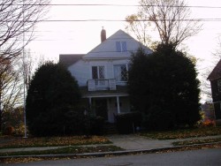 98 Washington St, Newton, MA 02458-2220