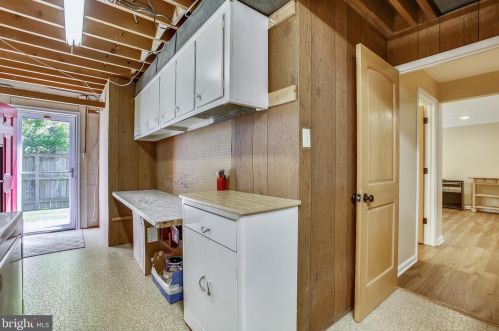 2232 Candlewood Dr, Alexandria VA 22308-1507 exterior