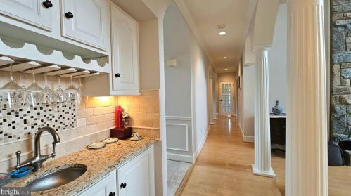 17815 Fraley Farm Rd, Rockville MD 20855-1664 exterior