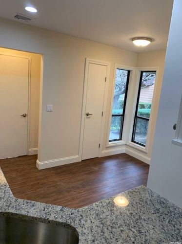 44 Ashley Cir, Commack NY 11725-4640 exterior