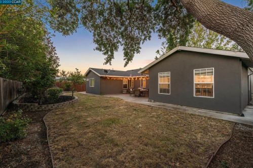 196 Hazel Dr, Concord CA  94523-2916 exterior