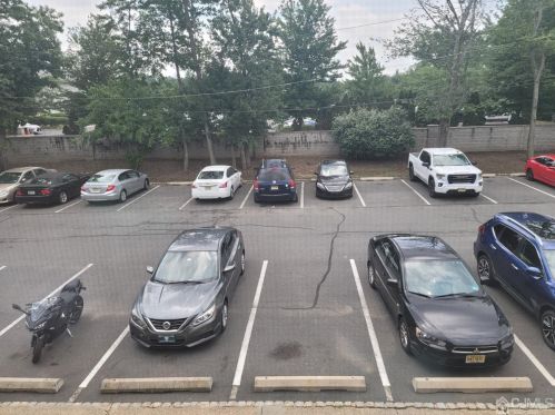 42 Woodedge Ave, Edison NJ  08817-3914 exterior