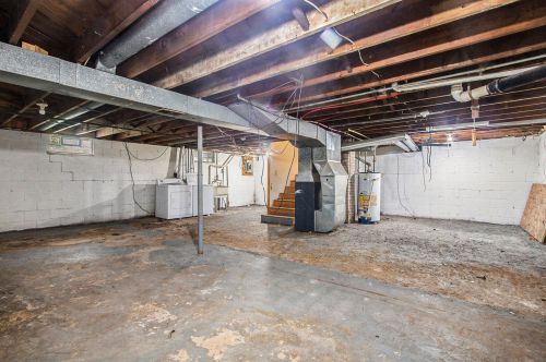 2424 Wood St, Meskegon MI 49444-1647 exterior