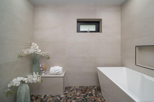 745 Hunakai St, Honolulu HI  96816-4942 exterior