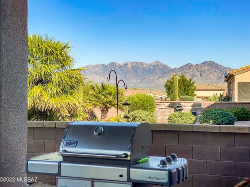 2284 Calle Balaustre, Green Valley, AZ 85622-8049