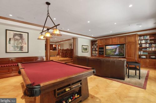 11013 Cripplegate Rd, Rockville MD 20854-1630 exterior