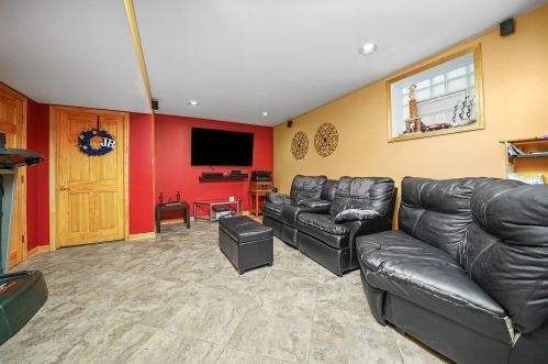 6129 Mcvicker Ave, Chicago IL 60638-4325 exterior