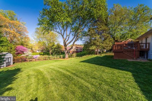 1817 Baldwin Dr, Mc Lean VA 22101-5055 exterior