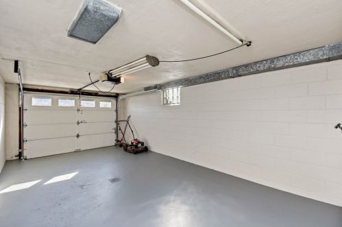 418 Neola Cir, Pittsburgh PA exterior