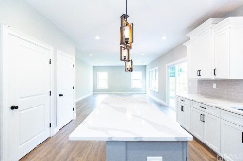 68 Prospect Ave, Edison NJ  08817-3744 exterior