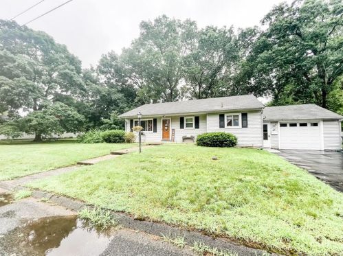 46 Woodward St, Killingly, CT 06239-1639