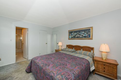 21 Arden Ln, Commack NY 11725-1301 exterior