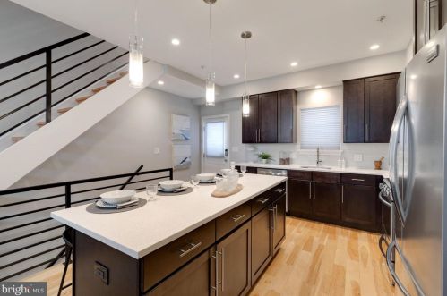 1107 Berks St, Philadelphia PA 19131-3206 exterior