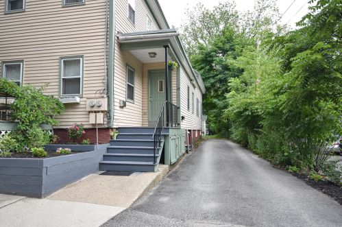 19 Folsom St, Dover NH 03820-3600 exterior