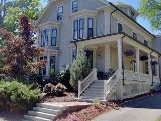 256 Washington St, Dover, NH 03820-3611