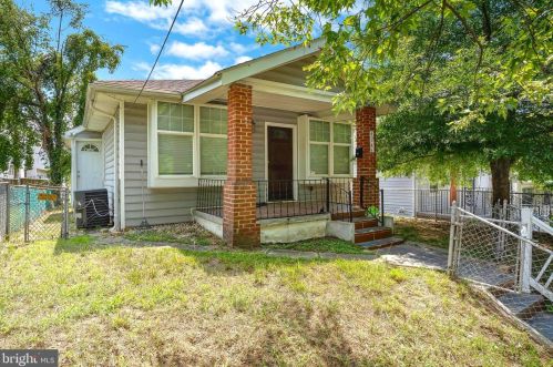 4243 Dix St, Washington DC 20019-2875 exterior