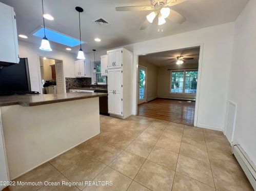 308 Enterprise Dr, Lacey NJ 08731-1815 exterior