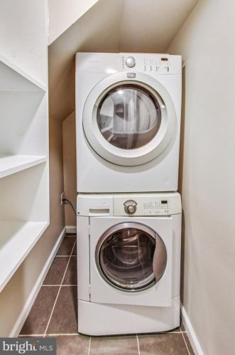 205 Commonwealth Ave, Alexandria VA 22305-2829 exterior