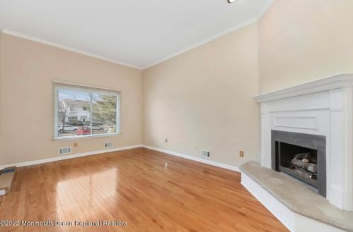 134 Clubhouse Dr, Middletown, NJ 07748-1308