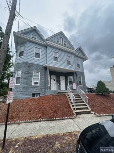 320 Paterson Ave, East Rutherford NJ  07073-1338 exterior