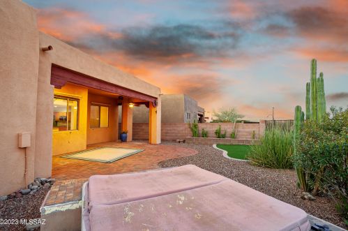 8154 Painted Feather Dr, Tucson AZ  85743-7418 exterior