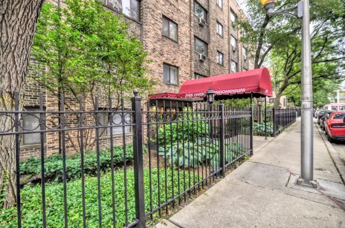 611 Patterson Ave, Chicago, IL 60613-4409