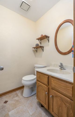 942 Kirk Ave, Elmhurst IL 60126-5143 exterior