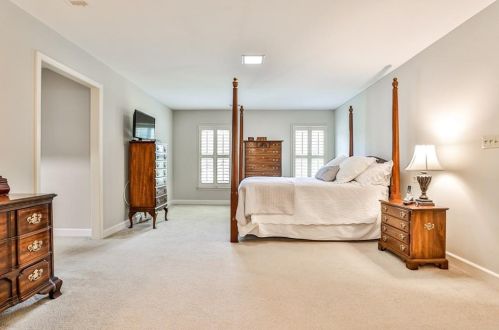 4748 Dunwoody Sta Dr, Atlanta GA 30338-4704 exterior