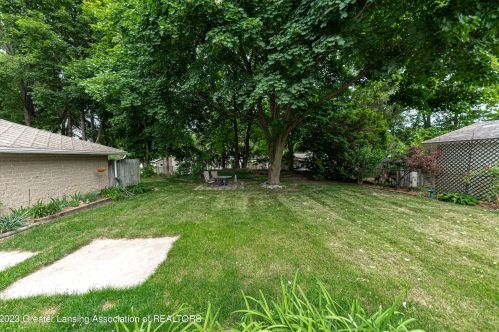 5580 Cade St, Haslett MI 48840-8407 exterior