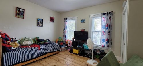 15 Pierce St, Concord NH 03301-3663 exterior