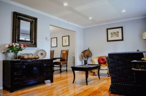 47 Ashby Ave, Livingston NJ  07039-2803 exterior