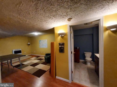 334 Lafayette Dr, Littlestown PA 17340-1558 exterior