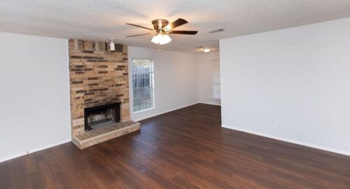 2102 Courtney St, Austin, TX 78745-5298