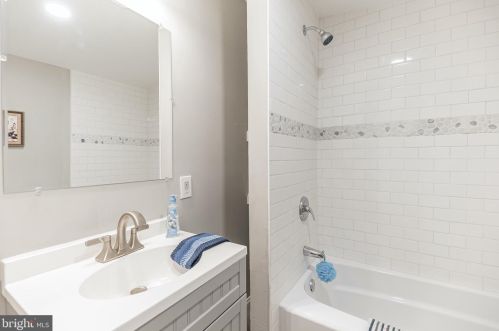 5230 Addison St, Philadelphia PA 19143-1517 exterior