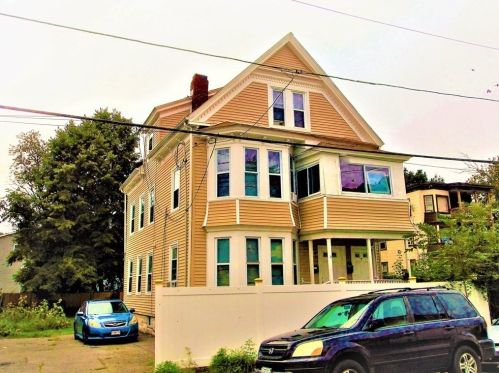 86 Camden St, Methuen MA  01844-4327 exterior