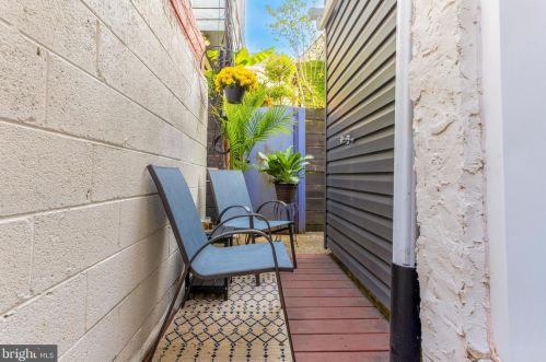 1131 Catharine St, Philadelphia PA 19143-2615 exterior