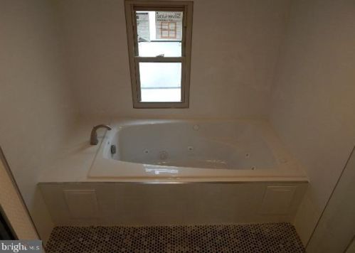 934 2nd St, Philadelphia PA 19122-0033 exterior