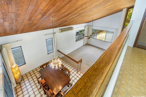 1572 Kalakaua Ave, Honolulu HI  96826-2401 exterior