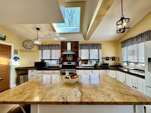 46 Mcgrath Ln, Exeter CT  06249-2608 exterior