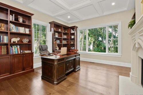 31 Baldwin Farms, Greenwich CT 06831-3307 exterior