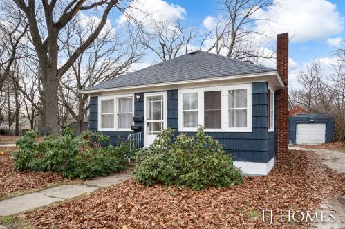 3237 6th St, Meskegon MI  49444-2845 exterior