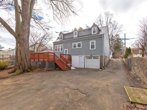 108 Harding St, New Britain CT 06052-1607 exterior