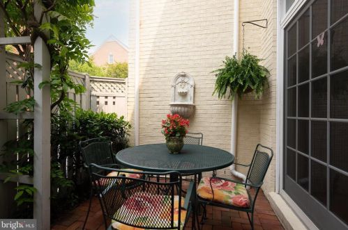 1201 Wilkes St, Alexandria VA 22314-5907 exterior