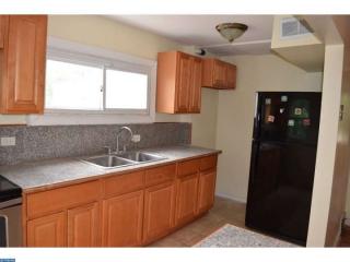 216 Mulberry St, Darby, PA 19023-1716