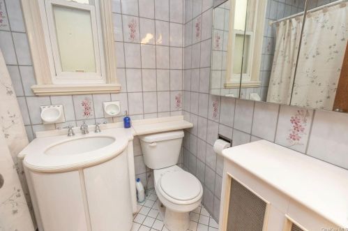 1842 Holland Ave, Bronx NY 10467-8709 exterior