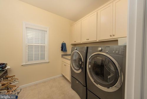 1185 Edgemoor Ct, Lancaster PA 17601-5198 exterior