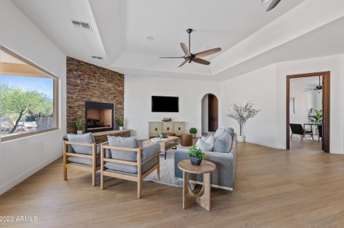 36648 27th Ave, Phoenix AZ 85086-8747 exterior