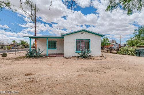 4866 3rd St, Tucson, AZ 85711-1243